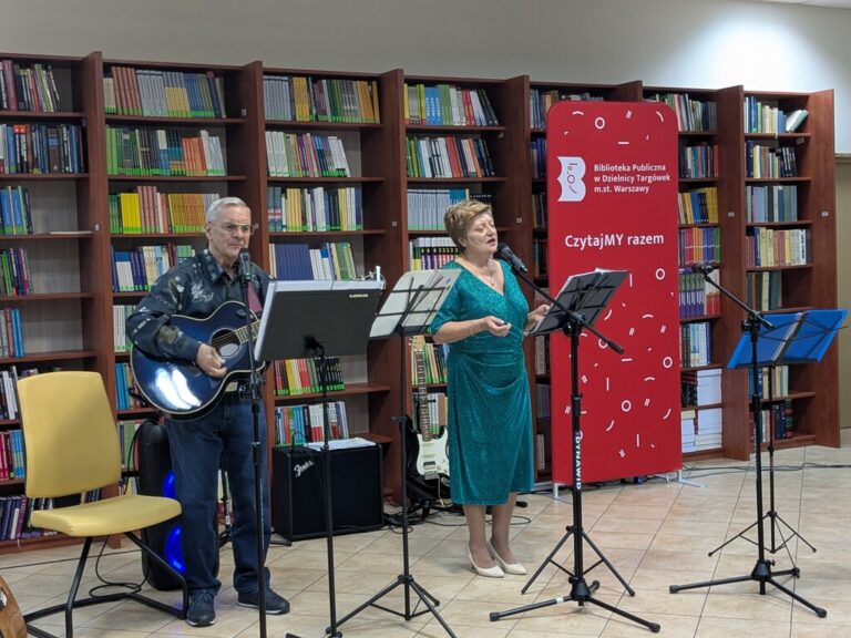 występ zespołu Dwa Plus Dwa w Czytelni