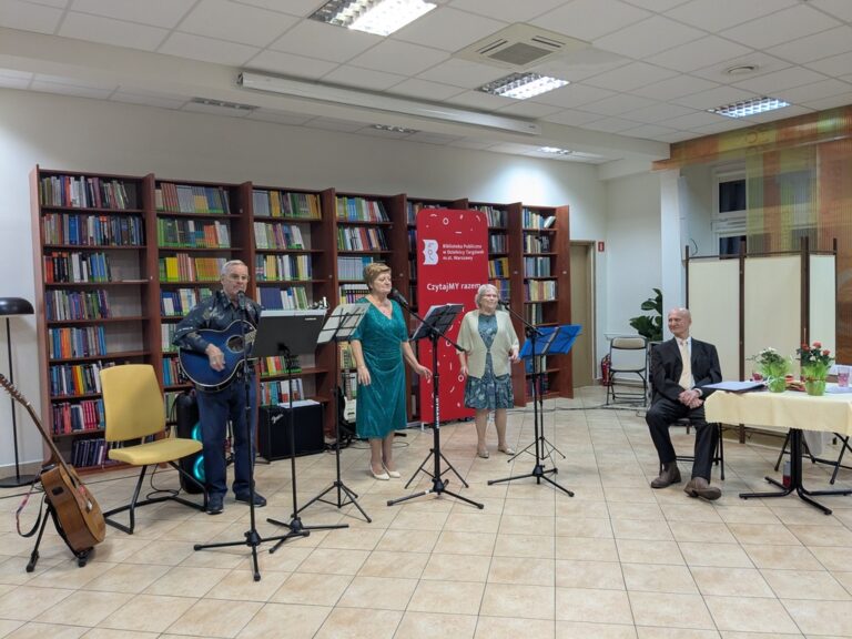 występ zespołu Dwa Plus Dwa w Czytelni