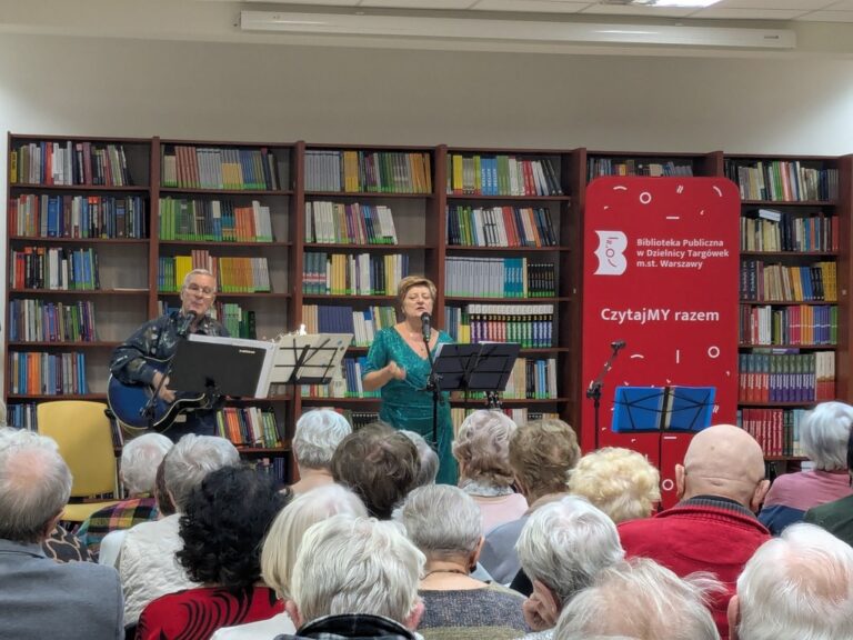 występ zespołu Dwa Plus Dwa w Czytelni