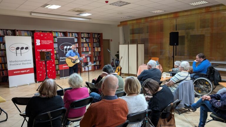 czwartek poetycko-muzyczny