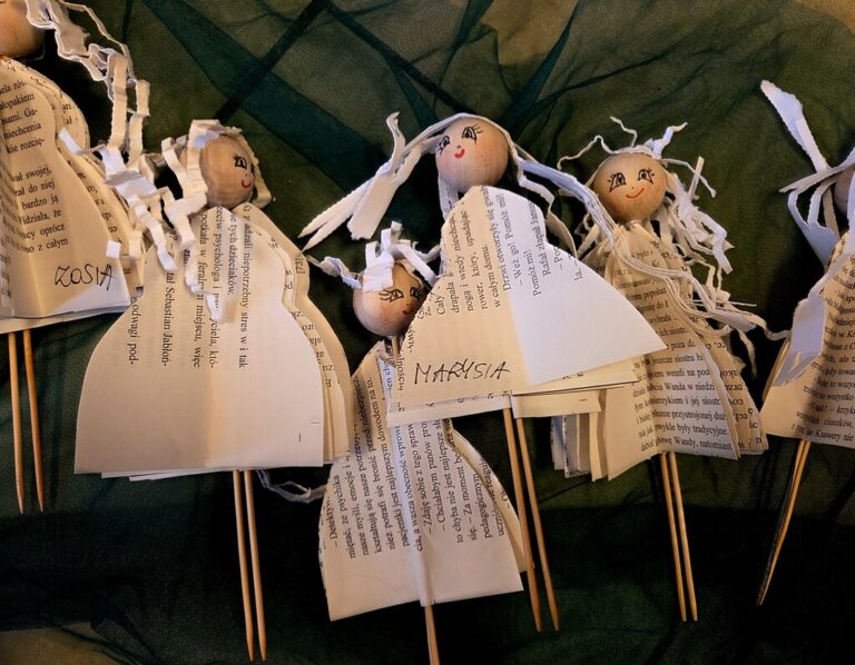 warsztaty tworzenia laleczek z kartek książek