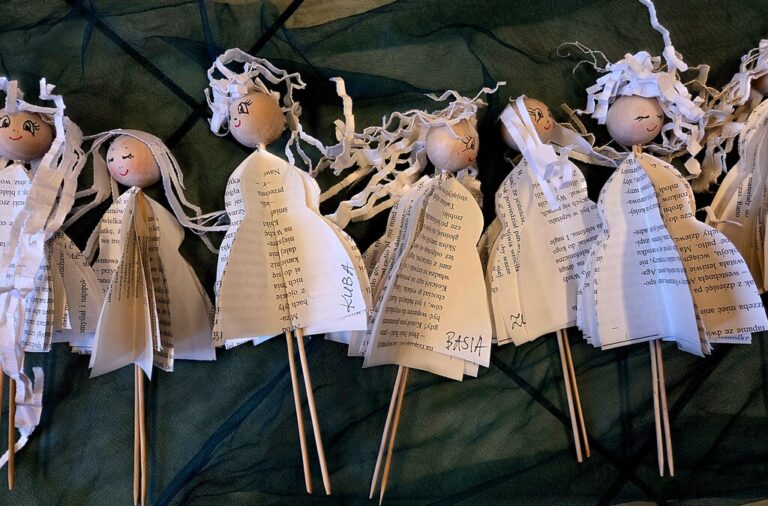 warsztaty tworzenia laleczek z kartek książek