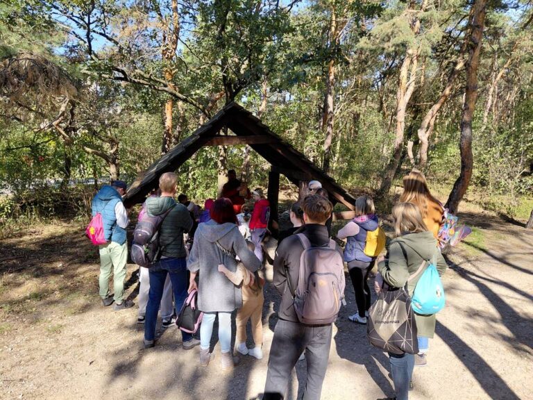 familijny spacer po lesie bródnowskim z przewodnikiem