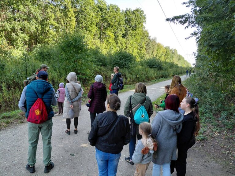 familijny spacer po lesie bródnowskim z przewodnikiem