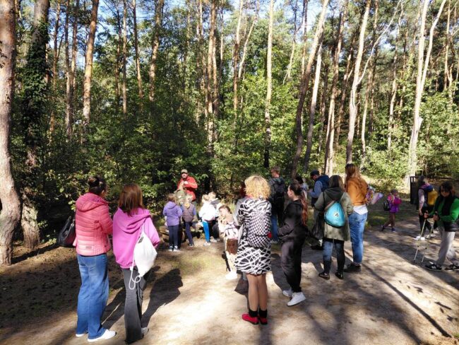 familijny spacer po lesie bródnowskim z przewodnikiem