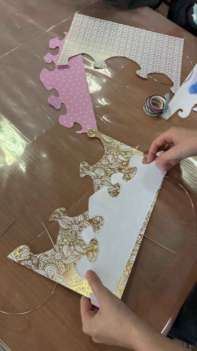 warsztaty tworzenia koron, diademów i innych królewskich nakryć głowy