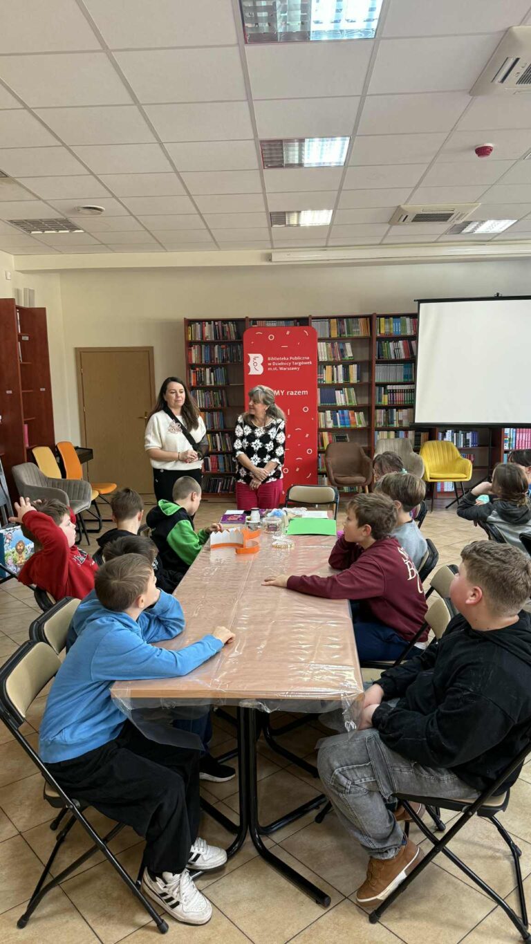 warsztaty tworzenia koron, diademów i innych królewskich nakryć głowy