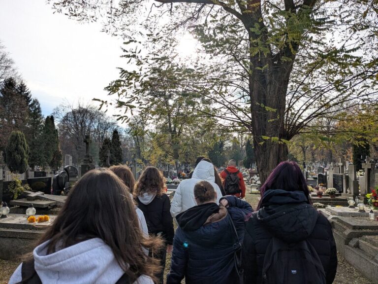 spacer po cmentarzu bródnowskim z varsavianistą Krzysztofem Gajdą