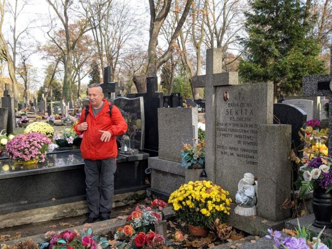 spacer po cmentarzu bródnowskim z varsavianistą Krzysztofem Gajdą