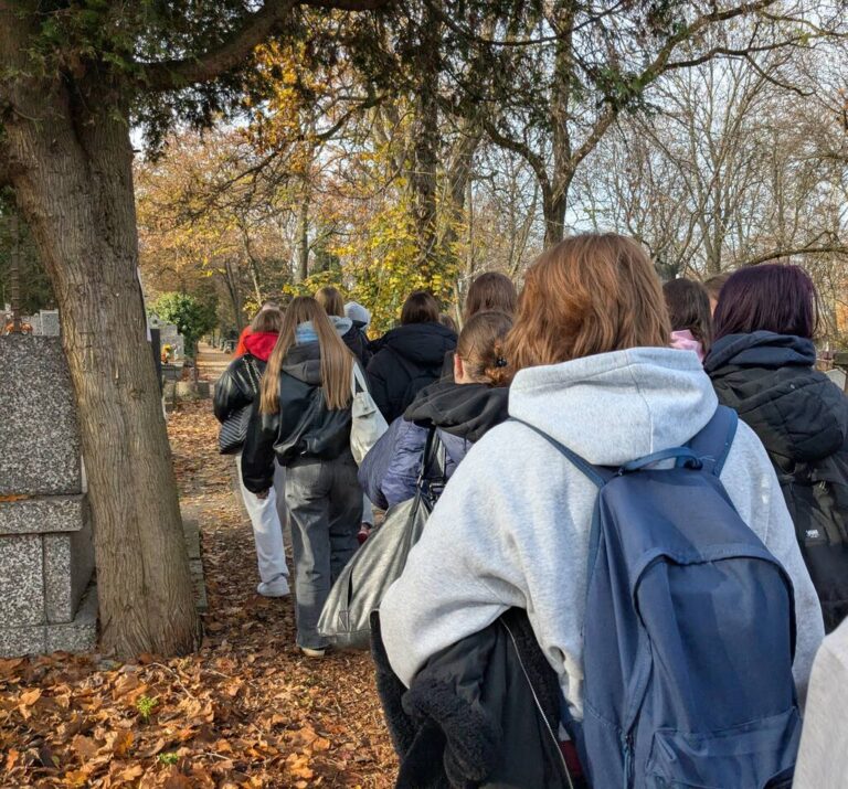 spacer po cmentarzu bródnowskim z varsavianistą Krzysztofem Gajdą