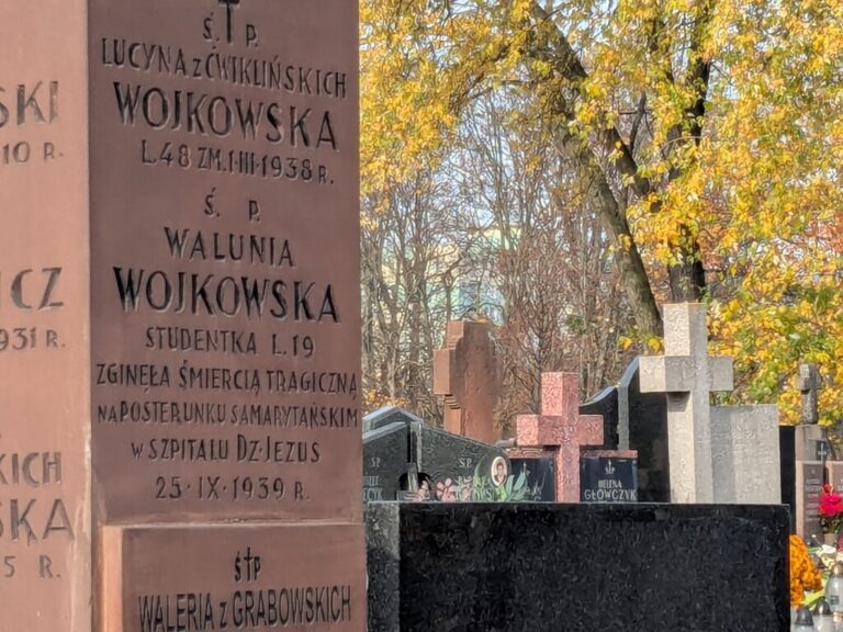 spacer po cmentarzu bródnowskim z varsavianistą Krzysztofem Gajdą