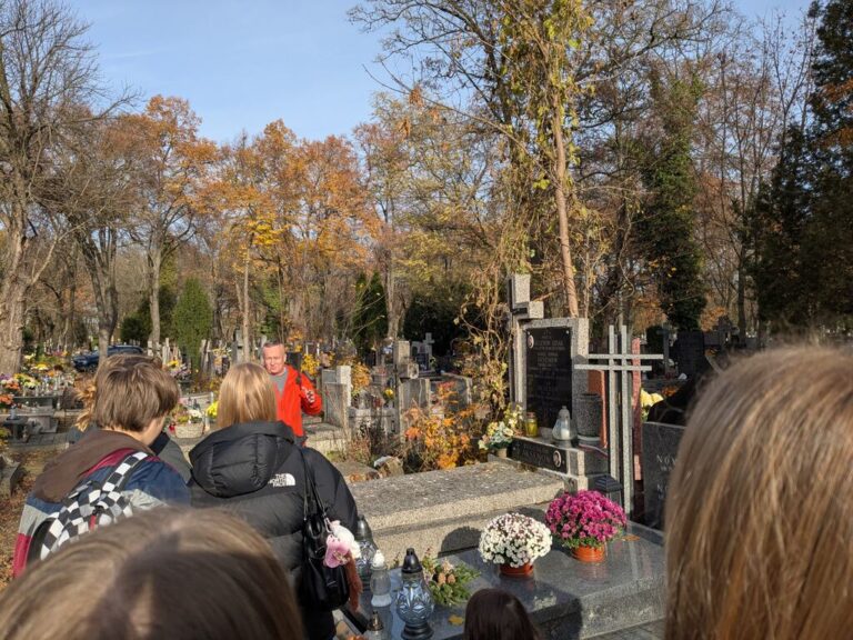 spacer po cmentarzu bródnowskim z varsavianistą Krzysztofem Gajdą