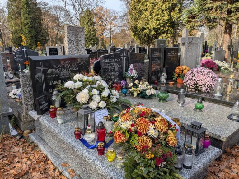 spacer po cmentarzu bródnowskim z varsavianistą Krzysztofem Gajdą