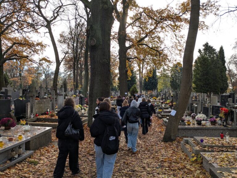 spacer po cmentarzu bródnowskim z varsavianistą Krzysztofem Gajdą