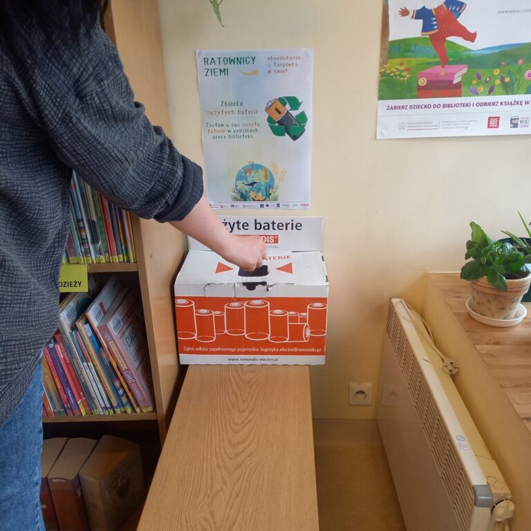 zbiórka zużytych baterii w ramach projektu Ratownicy Ziemi