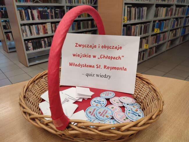 koszyk z przypinkami