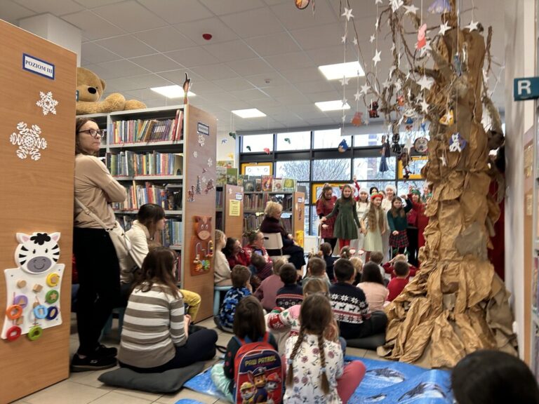 spotkanie mikołajkowe w bibliotece