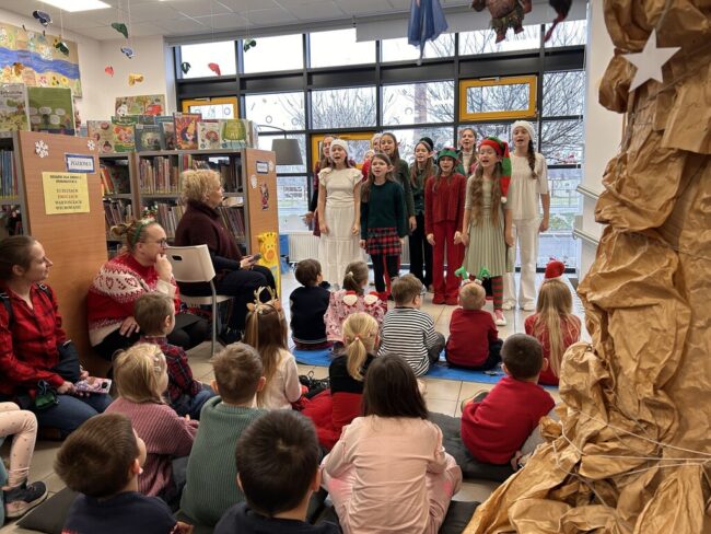 spotkanie mikołajkowe w bibliotece