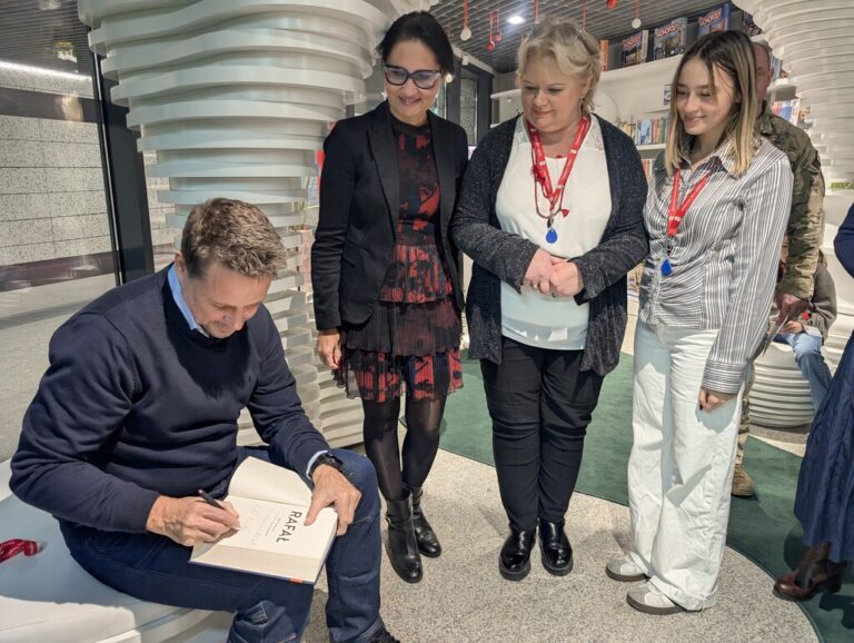 Rafał Trzaskowski w Metrotece - spotkanie z wolontariuszami