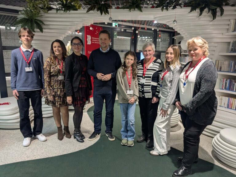 Rafał Trzaskowski w Metrotece - spotkanie z wolontariuszami