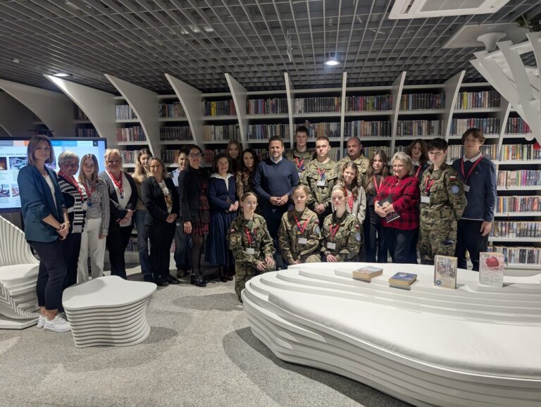 Rafał Trzaskowski w Metrotece - spotkanie z wolontariuszami