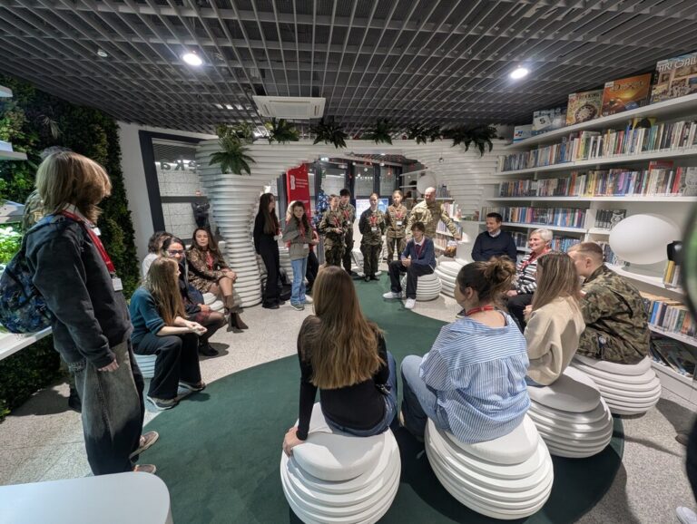 Rafał Trzaskowski w Metrotece - spotkanie z wolontariuszami