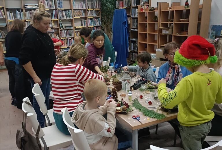 warsztaty bożonarodzeniowe w bibliotece