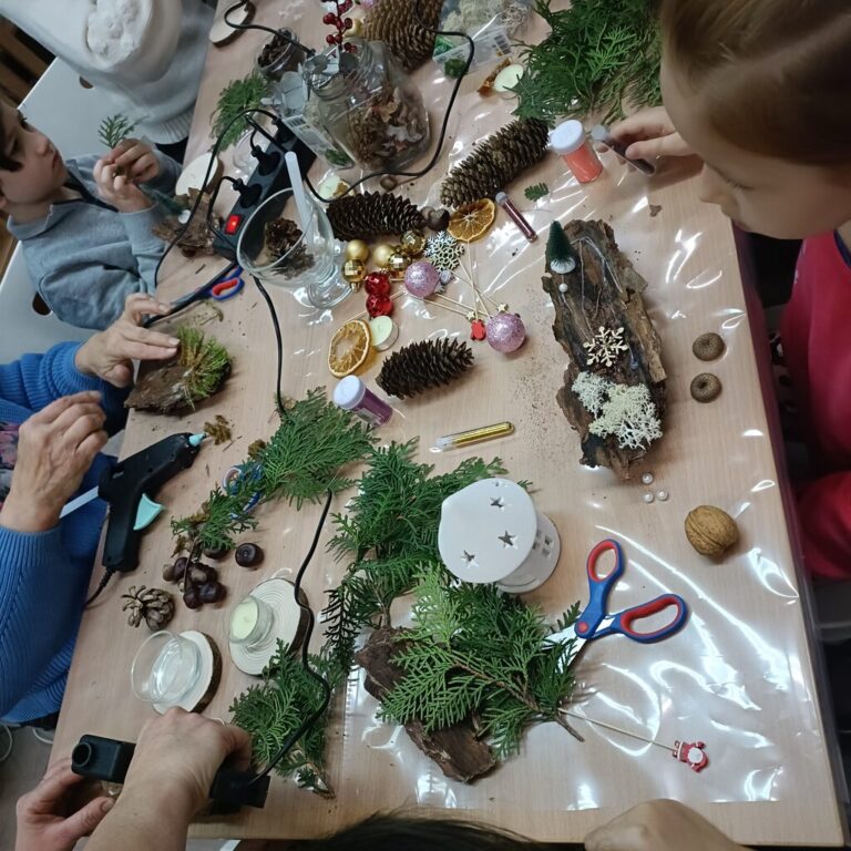 warsztaty bożonarodzeniowe w bibliotece