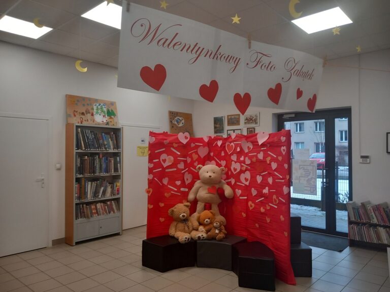 walentynkowa wystawa książek w bibliotece