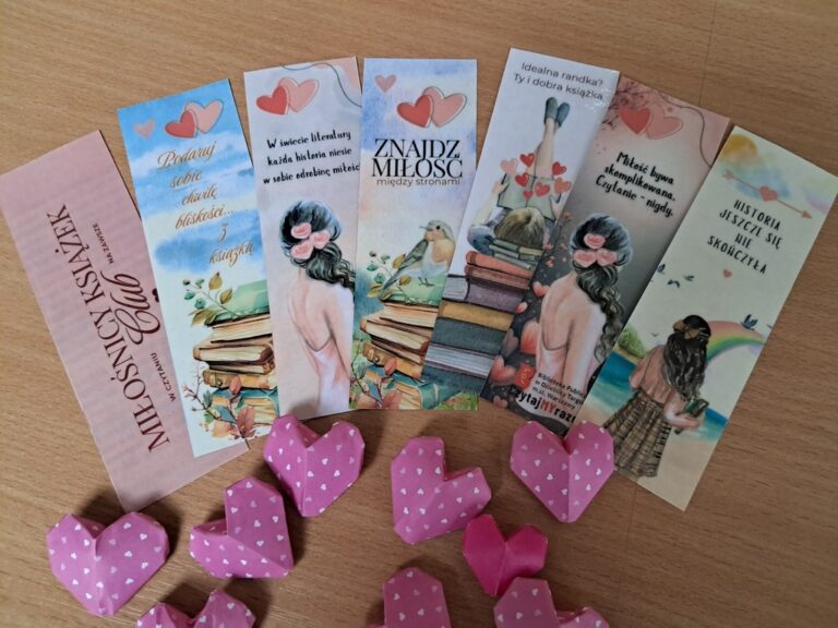 walentynkowa wystawa książek w bibliotece
