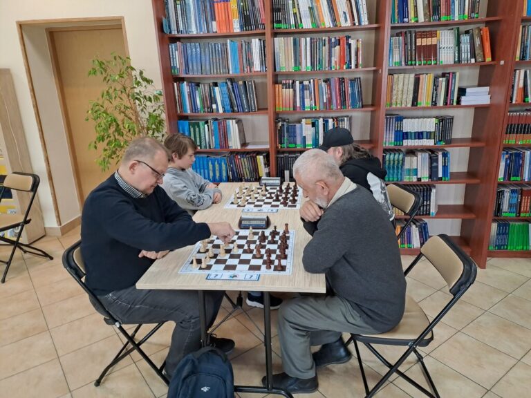 turniej szachowy w bibliotece