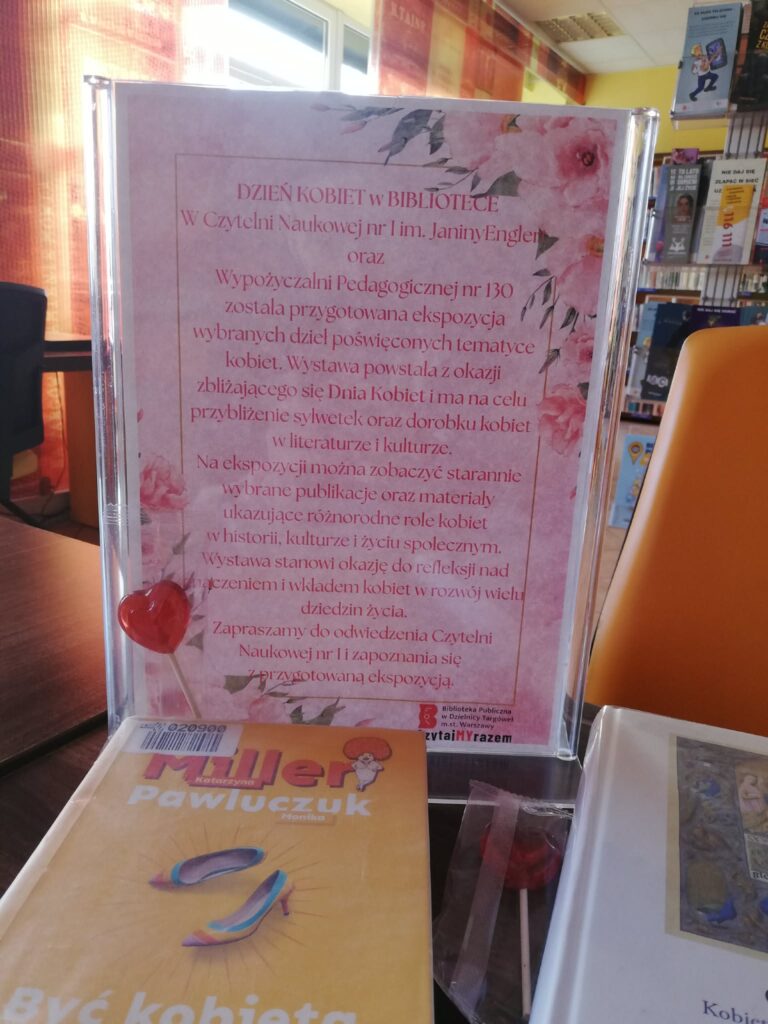 ekspozycja książek z okazji dnia kobiet
