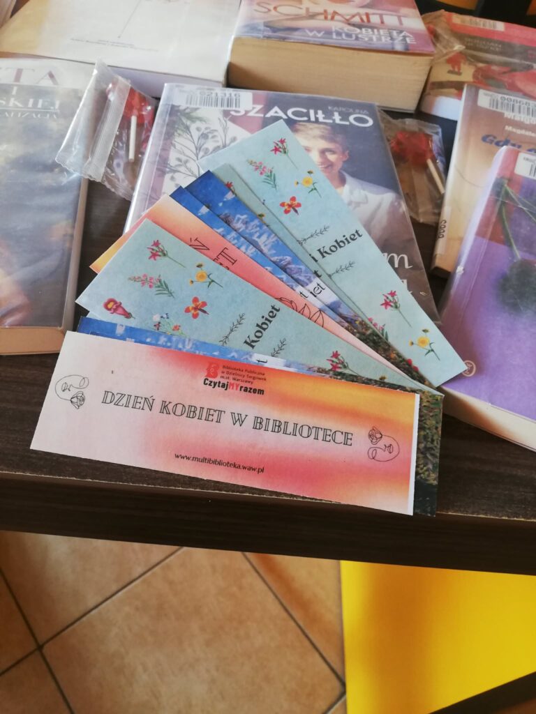 ekspozycja książek z okazji dnia kobiet
