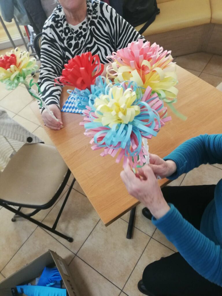 kolorowe bukiety papierowe