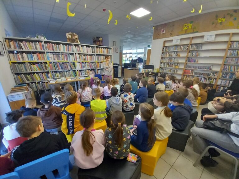 spotkanie z Magdaleną Zarębską w bibliotece