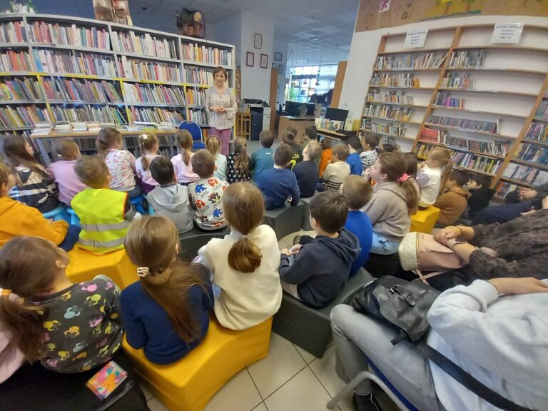 spotkanie z Magdaleną Zarębską w bibliotece