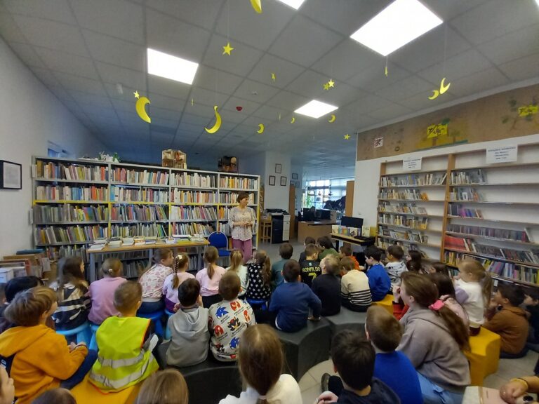 spotkanie z Magdaleną Zarębską w bibliotece