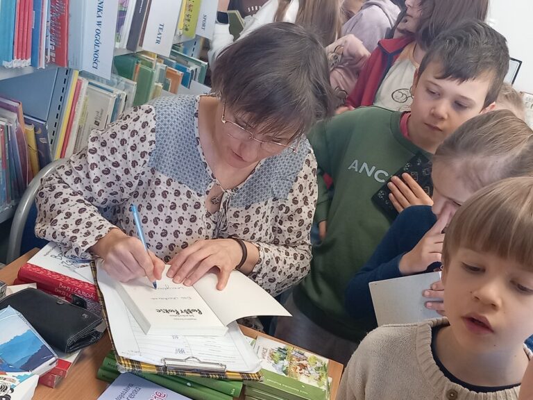 spotkanie z Magdaleną Zarębską w bibliotece