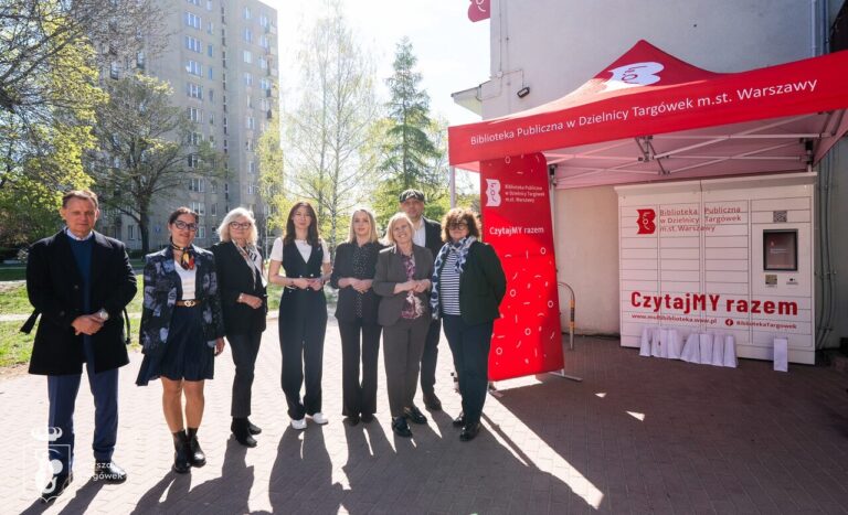 otwarcie książkomatu na ul. Rembielińska 6a