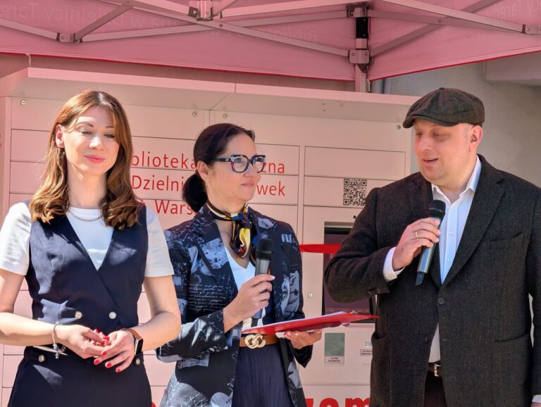 otwarcie książkomatu na ul. Rembielińska 6a