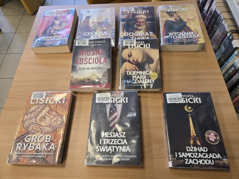 spotkanie autorskie w bibliotece z Pawłem Lisickim