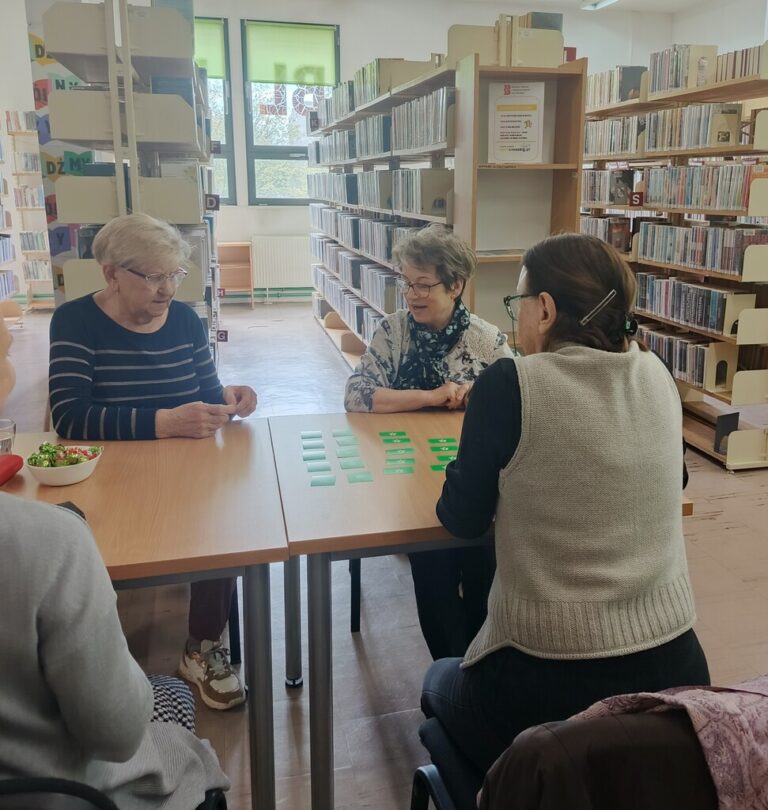 zajęcia biblioteczne dla seniorów