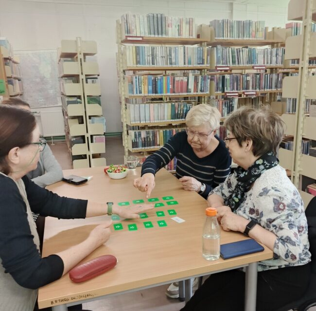 zajęcia biblioteczne dla seniorów