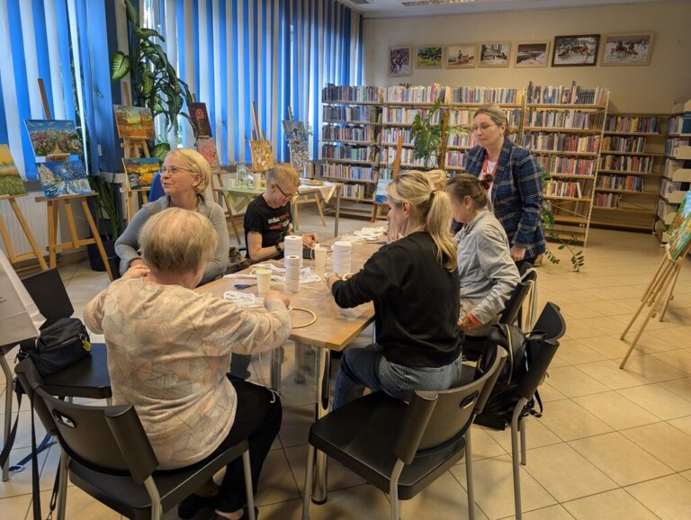 otwarcie książkomatu na Bazyliańskiej