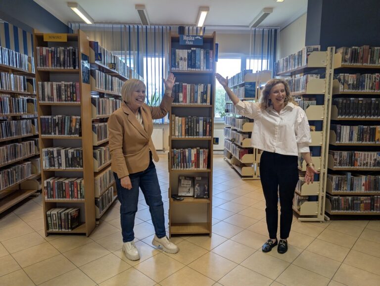 otwarcie książkomatu na Bazyliańskiej