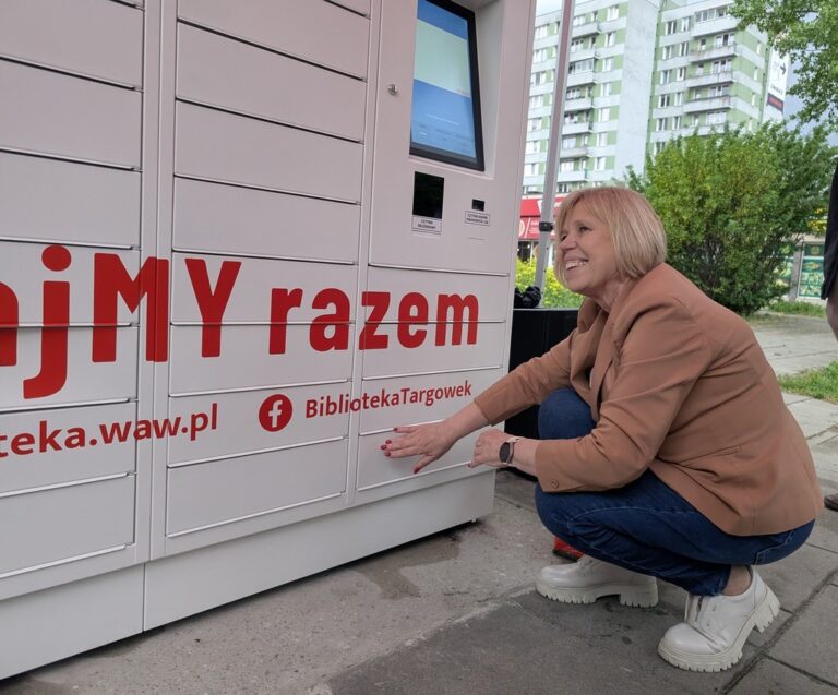 otwarcie książkomatu na Bazyliańskiej