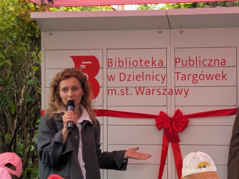 otwarcie książkomatu na Bazyliańskiej