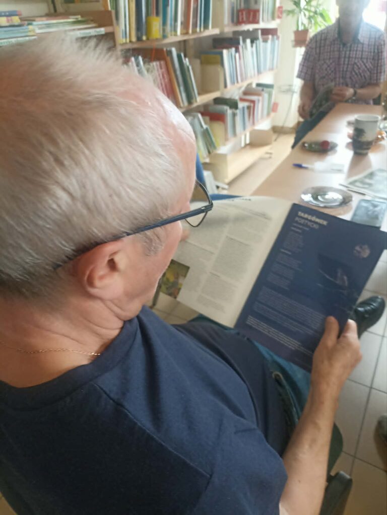 spotkanie w bibliotece w ramach dni sąsiedzkich