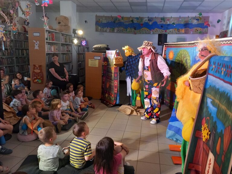 spektakl dla dzieci w bibliotece - Bajka o nie całkiem Brzydkim Kaczątku