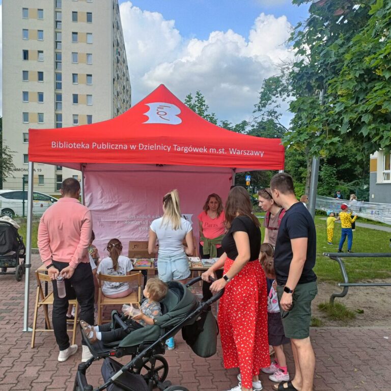 piknik z udziałem pracowników biblioteki nr 65